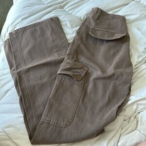 Zara cargo pants in brown. Size 0